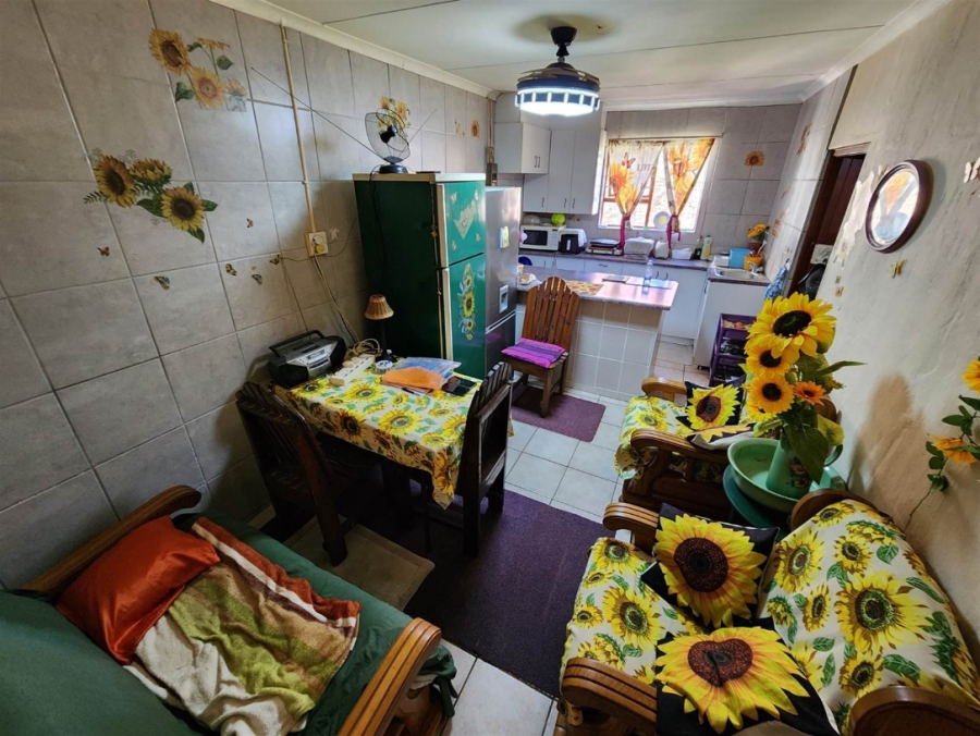 4 Bedroom Property for Sale in Paradise Beach Eastern Cape